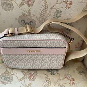 Michael Kors Crossbody Bag